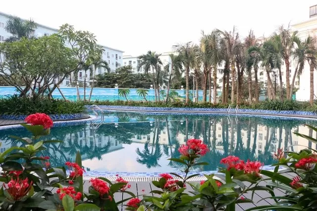 Hồ bơi tại chung cư Eco City Việt Hưng